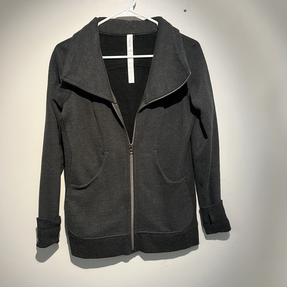 Asymmetrical collar scuba - Picture 3 of 5